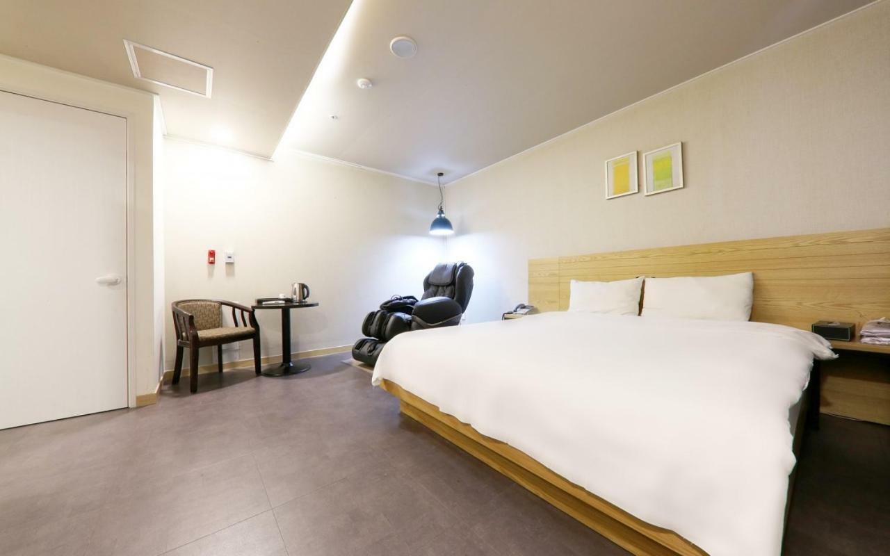 A7 Hotel Suwon Exterior photo
