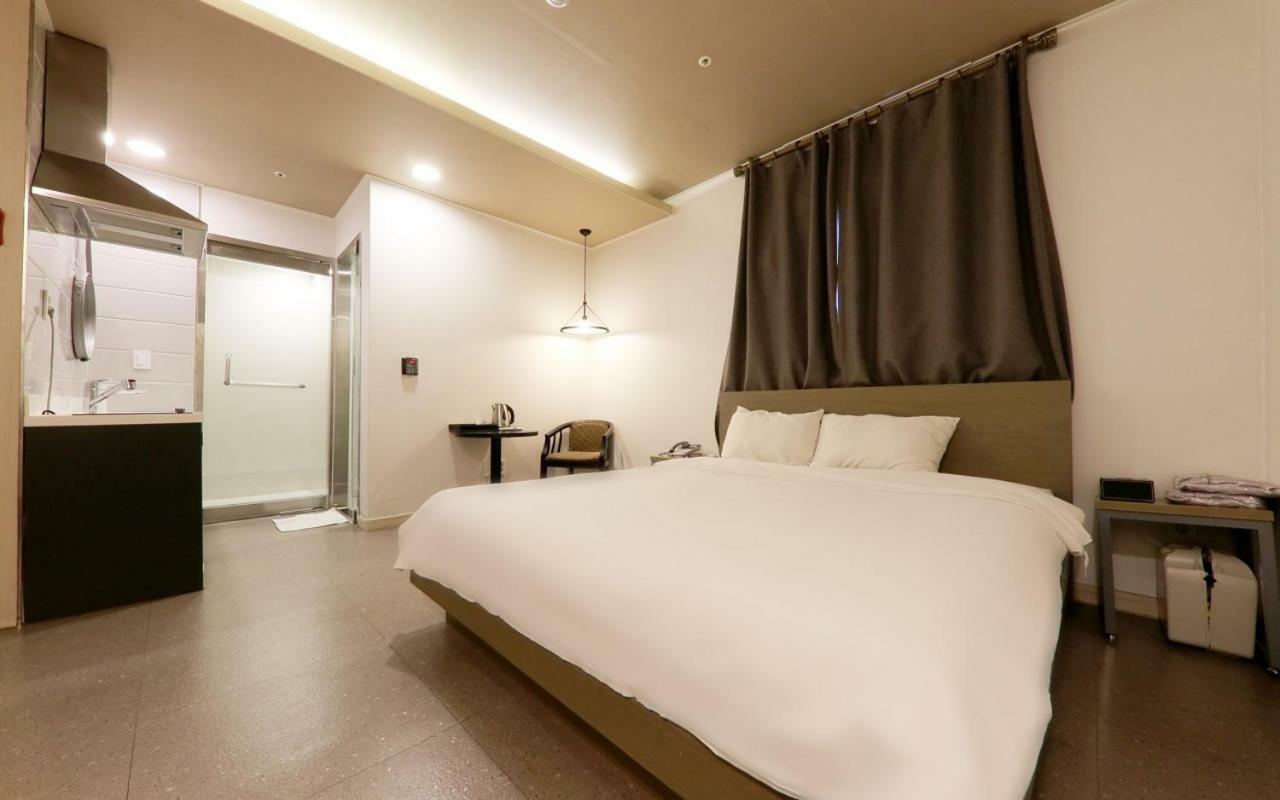 A7 Hotel Suwon Exterior photo