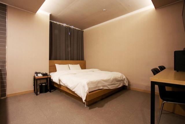 A7 Hotel Suwon Exterior photo